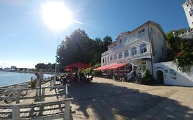 Fährblick - Und Restaurant Direkt Am Wasser Sassnitz